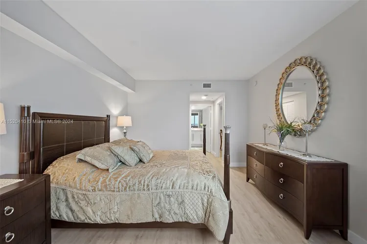 One Miami #1619 image #27