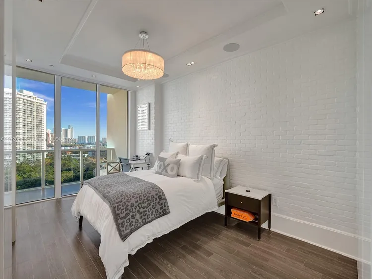 Bellini Williams Island #1102 image #15