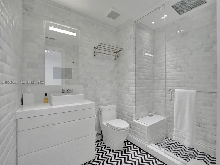 Bellini Williams Island #1102 image #17