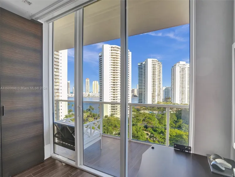 Bellini Williams Island #1102 image #21