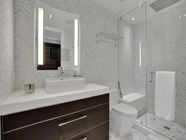 Bellini Williams Island #1102 image #24