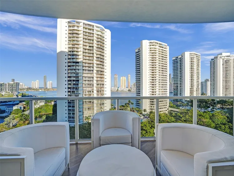 Bellini Williams Island #1102 image #35