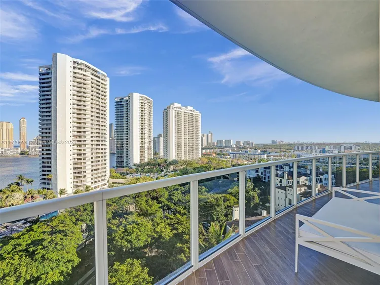 Bellini Williams Island #1102 image #38