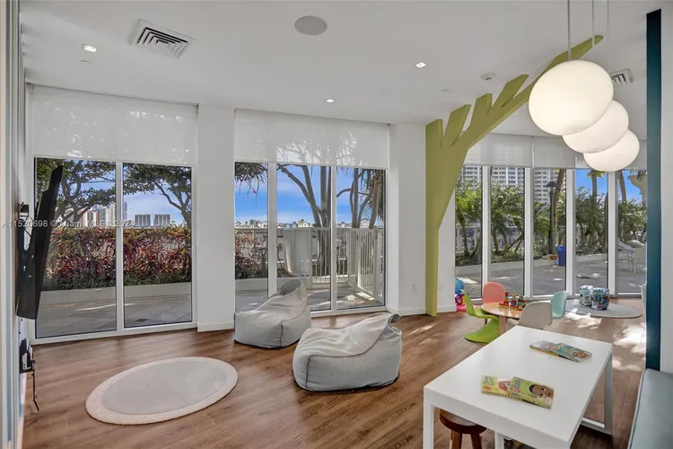 Bellini Williams Island #1102 image #54