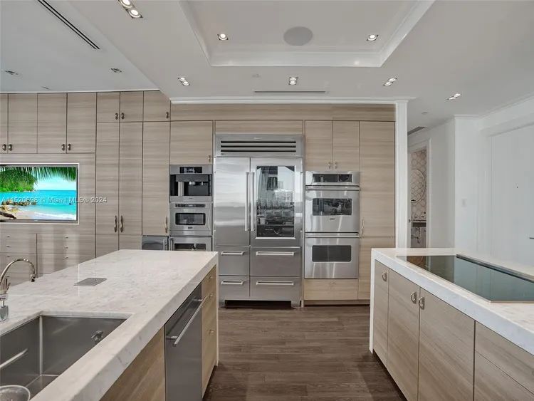 Bellini Williams Island #1102 image #6