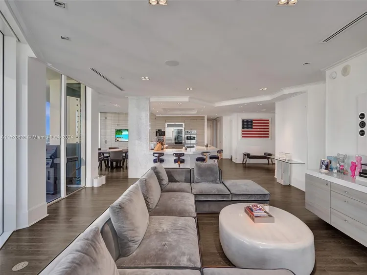 Bellini Williams Island #1102 image #8