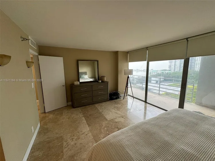 Atlantis on Brickell #901 image #14