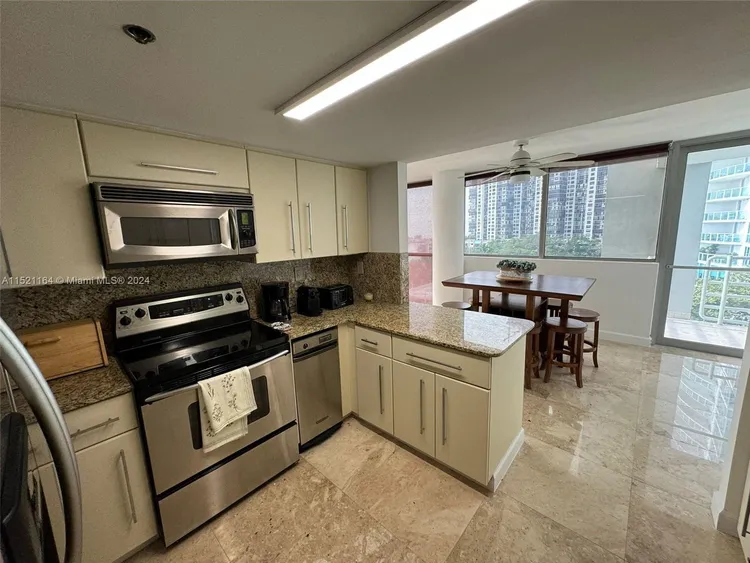 Atlantis on Brickell #901 image #9