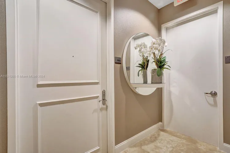 Trump Tower 3 #3904 image #32