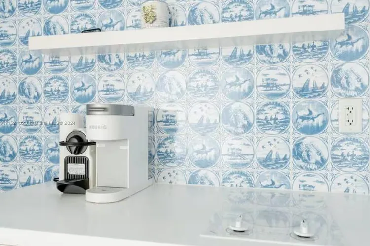 Mondrian #1019 image #10