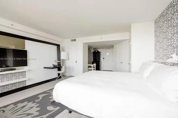 Mondrian #1019 image #11