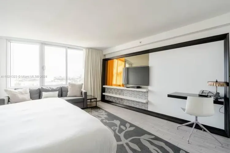 Mondrian #1019 image #12