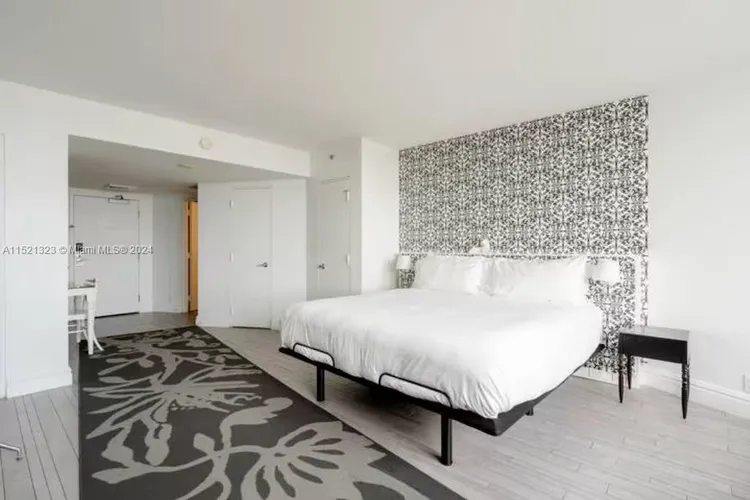 Mondrian #1019 image #6