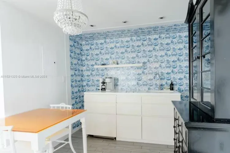 Mondrian #1019 image #7