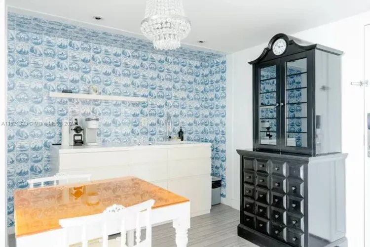 Mondrian #1019 image #8