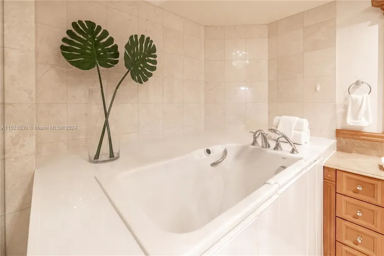 The Gables Club #11F image #11