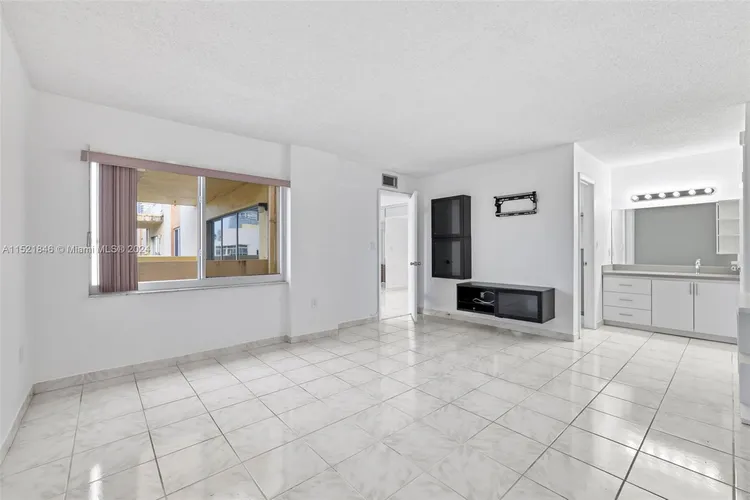 Marbella Tower #701 image #11