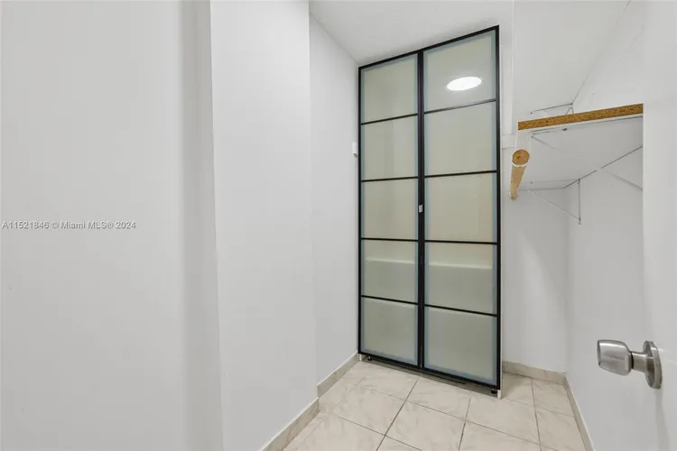 Marbella Tower #701 image #17