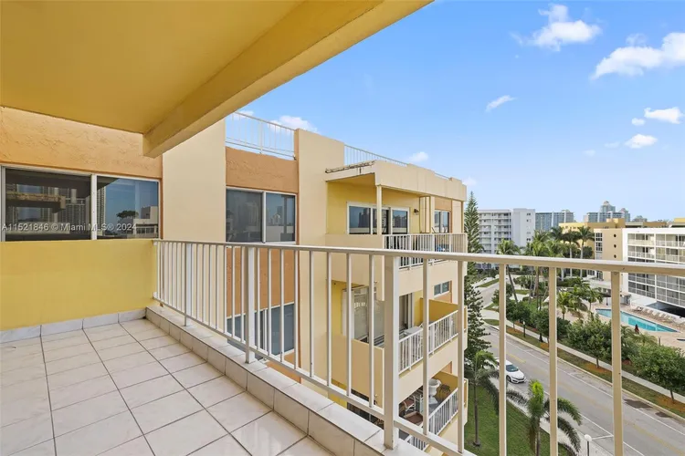 Marbella Tower #701 image #9