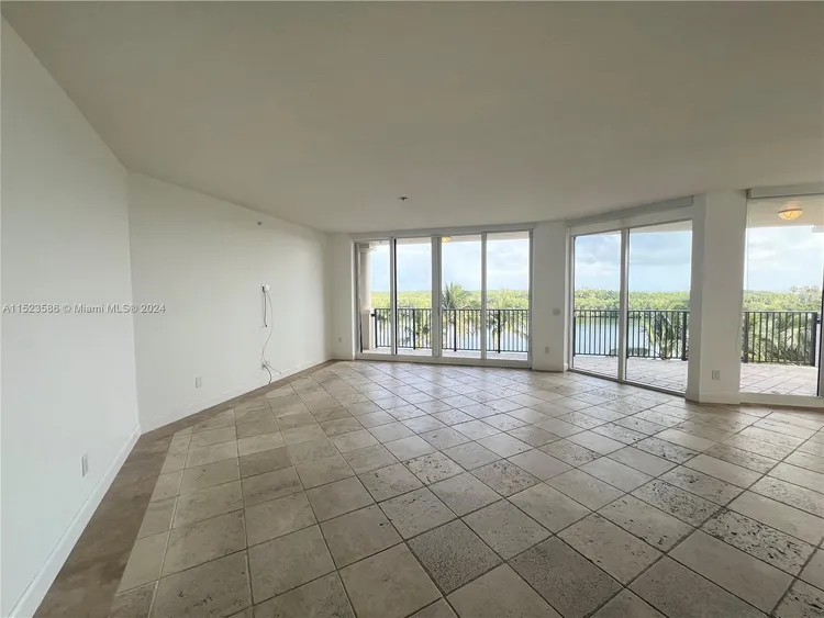 Verona Condo Deering Bay #404 image #11