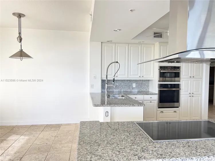 Verona Condo Deering Bay #404 image #12