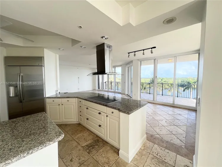 Verona Condo Deering Bay #404 image #14