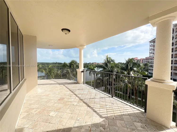 Verona Condo Deering Bay #404 image #16