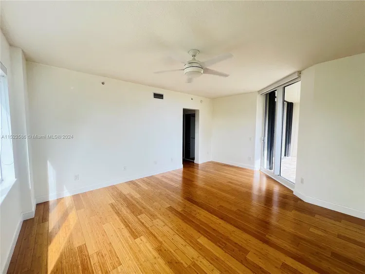 Verona Condo Deering Bay #404 image #20