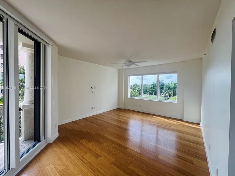 Verona Condo Deering Bay #404 image #22