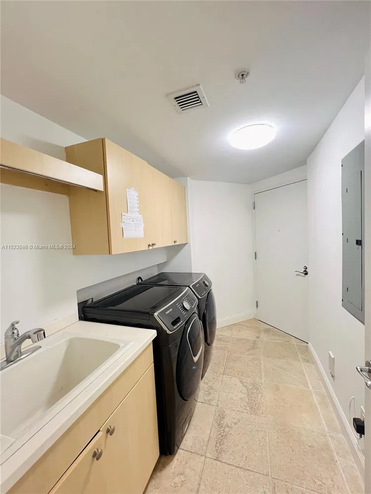 Verona Condo Deering Bay #404 image #23