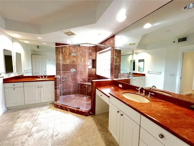 Verona Condo Deering Bay #404 image #26