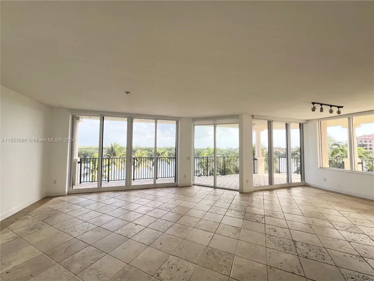 Verona Condo Deering Bay #404 image #9