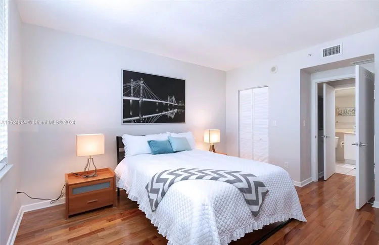 One Miami #1702 image #15