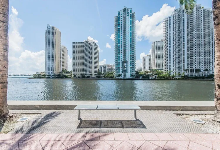 One Miami #1702 image #22