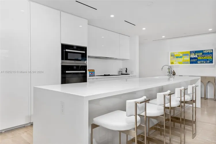 The Surf Club Four Seasons Hotel And Residences #N-322 image #10