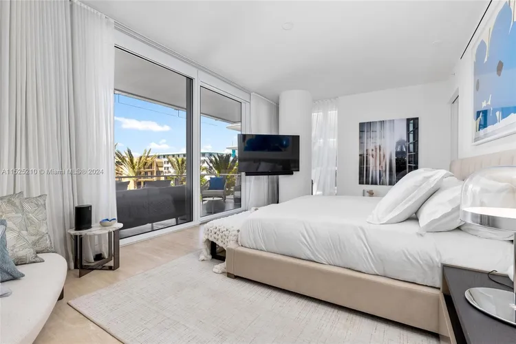 The Surf Club Four Seasons Hotel And Residences #N-322 image #14