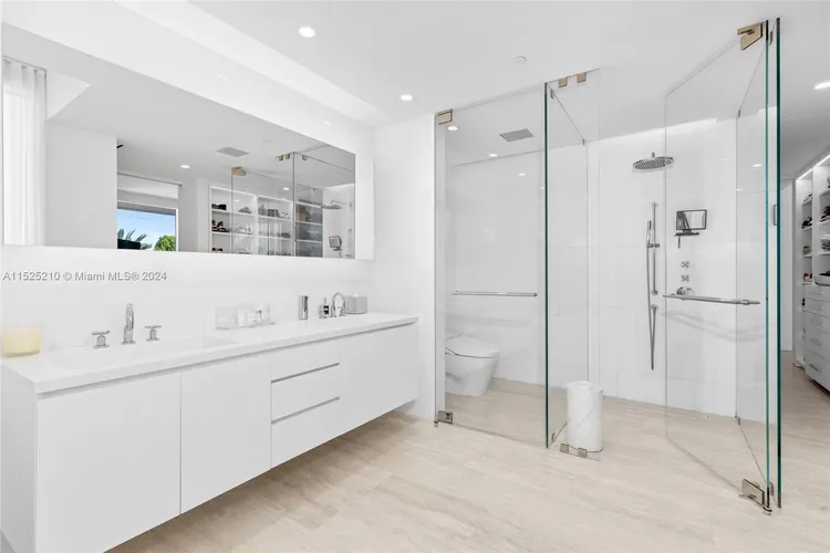 The Surf Club Four Seasons Hotel And Residences #N-322 image #18