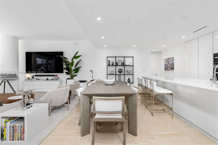 The Surf Club Four Seasons Hotel And Residences #N-322 image #6