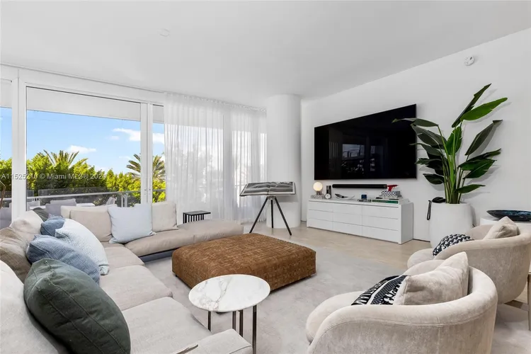 The Surf Club Four Seasons Hotel And Residences #N-322 image #8