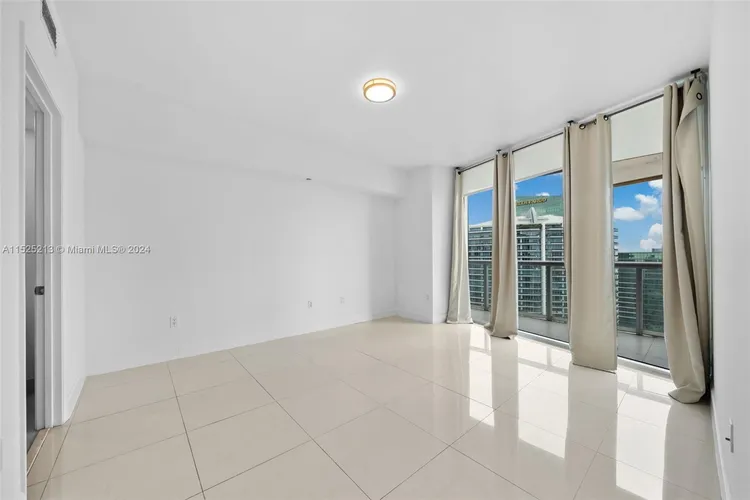 Icon Brickell I #4914 image #8