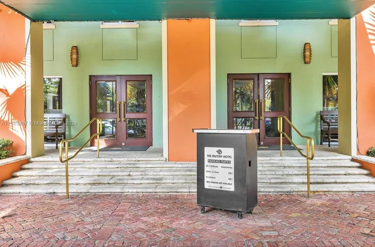 The Mutiny #905 image #16