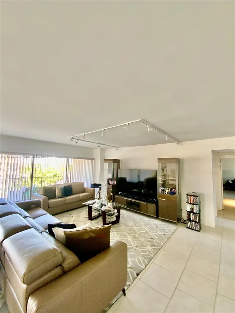 Cricket Club Miami #510 image #7