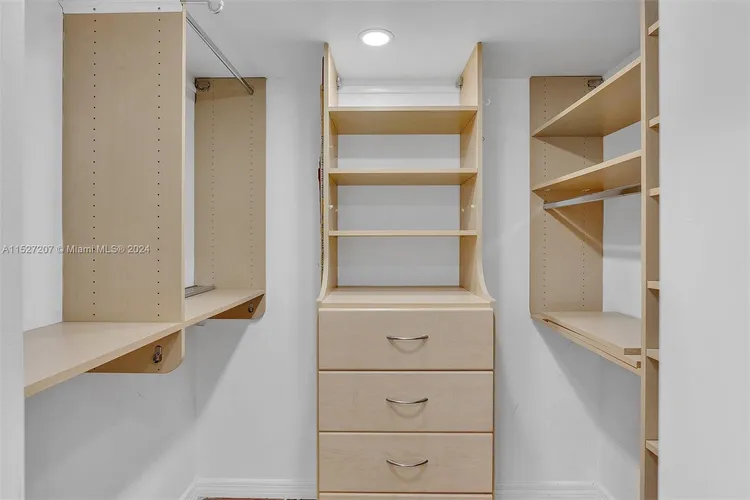 BISCAYA #506 image #23