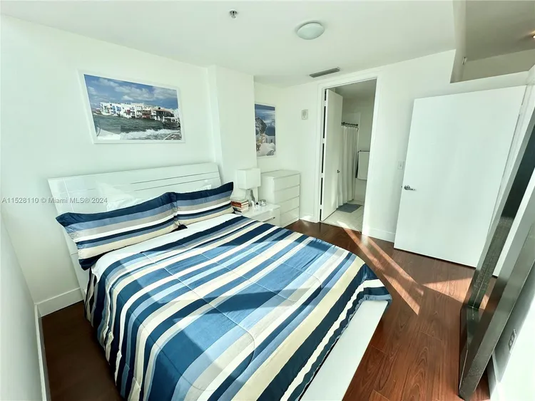 Edgewater Lofts #804 image #9