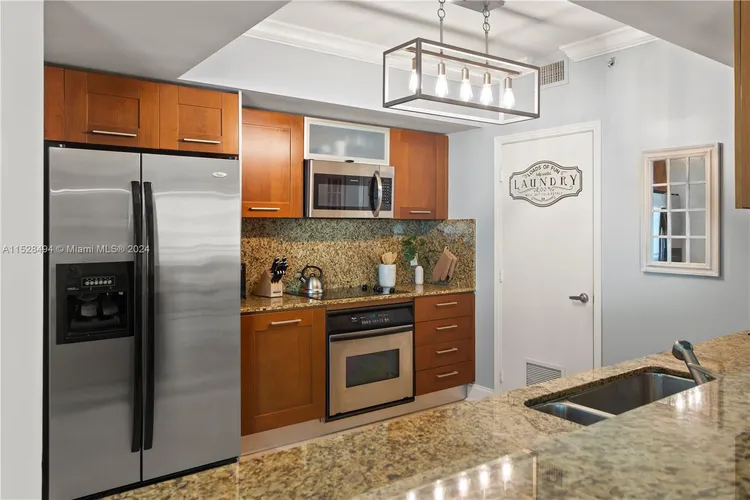 Metropolis at Dadeland #1609 image #10