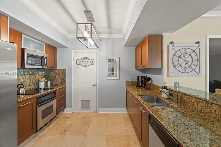 Metropolis at Dadeland #1609 image #12