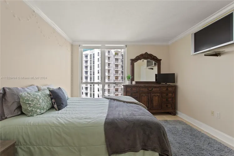 Metropolis at Dadeland #1609 image #19