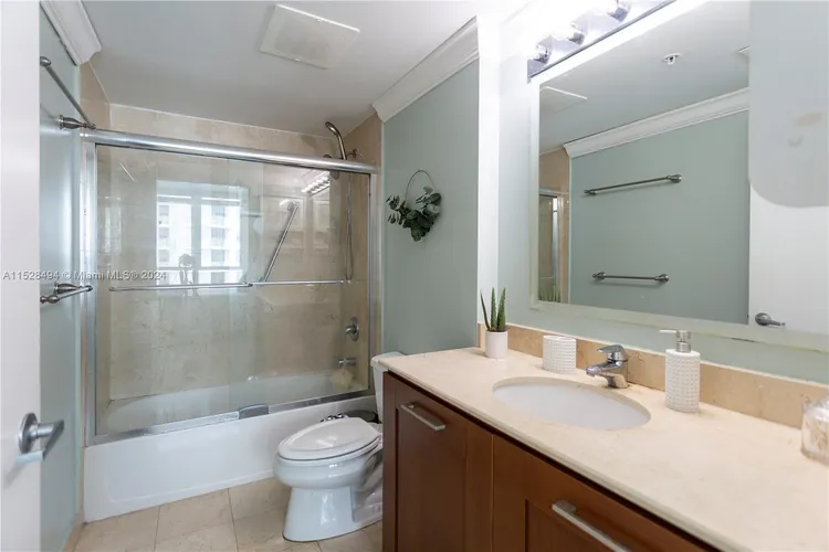 Metropolis at Dadeland #1609 image #21