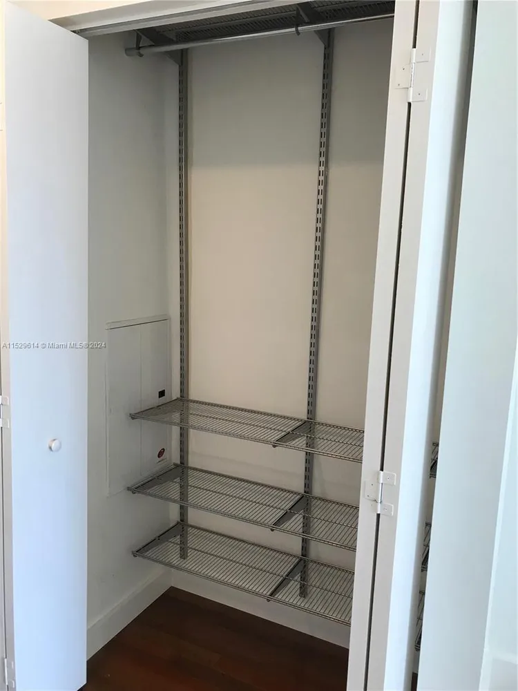 Neo Vertika #1522 image #10