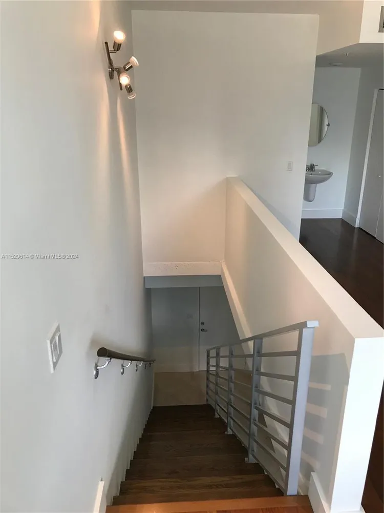 Neo Vertika #1522 image #12